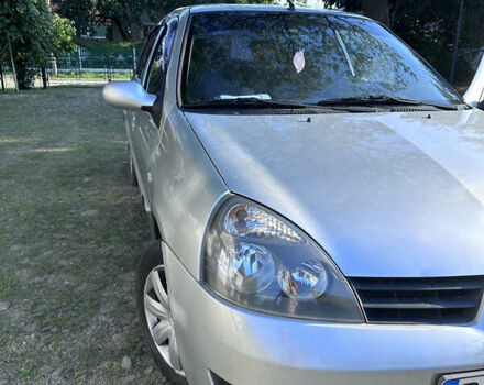 Серый Рено Clio Symbol, объемом двигателя 1.39 л и пробегом 240 тыс. км за 3500 $, фото 4 на Automoto.ua