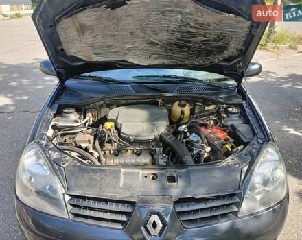 Серый Рено Clio Symbol, объемом двигателя 1.39 л и пробегом 270 тыс. км за 3000 $, фото 4 на Automoto.ua