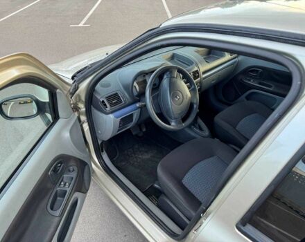 Серый Рено Clio Symbol, объемом двигателя 1.4 л и пробегом 127 тыс. км за 3499 $, фото 7 на Automoto.ua