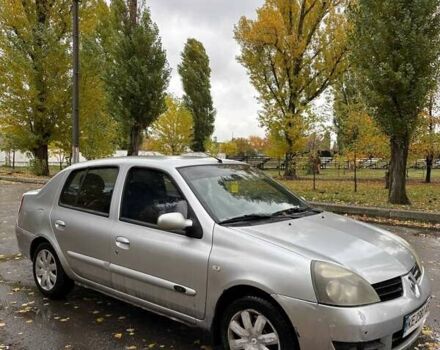 Серый Рено Clio Symbol, объемом двигателя 1.39 л и пробегом 207 тыс. км за 3450 $, фото 2 на Automoto.ua