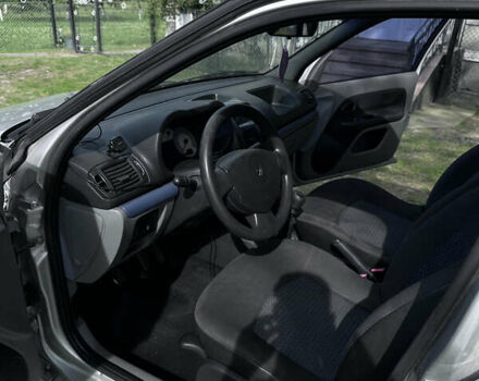 Серый Рено Clio Symbol, объемом двигателя 1.39 л и пробегом 240 тыс. км за 3500 $, фото 24 на Automoto.ua