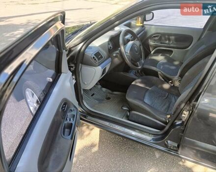 Серый Рено Clio Symbol, объемом двигателя 1.39 л и пробегом 270 тыс. км за 3000 $, фото 1 на Automoto.ua