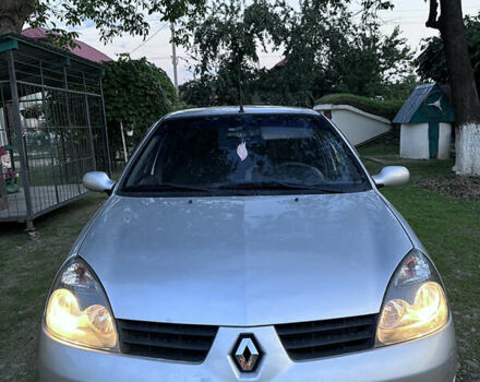 Серый Рено Clio Symbol, объемом двигателя 1.39 л и пробегом 240 тыс. км за 3500 $, фото 1 на Automoto.ua