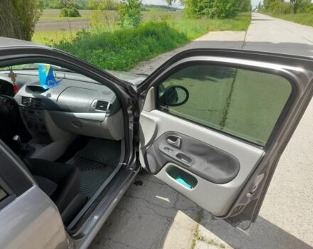 Серый Рено Clio Symbol, объемом двигателя 1.4 л и пробегом 218 тыс. км за 4550 $, фото 11 на Automoto.ua