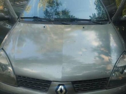 Рено Clio Symbol 2003 в Глухове на Automoto.ua Серый Рено Clio Symbol, объемом двигателя 1.39 л и пробегом 300 тыс. км за 2800 $, фото 1 на Automoto.ua