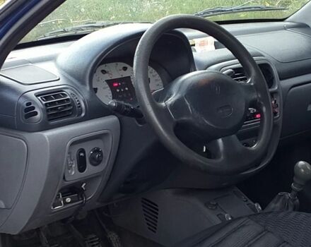 Рено Clio Symbol 2001 в Павлограде на Automoto.ua Синий Рено Clio Symbol, объемом двигателя 1.4 л и пробегом 280 тыс. км за 1838 $, фото 9 на Automoto.ua