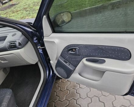 Синий Рено Clio Symbol, объемом двигателя 1.4 л и пробегом 214 тыс. км за 3800 $, фото 6 на Automoto.ua