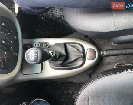 Рено Clio Symbol 2006 у Дніпро (Дніпропетровську) на Automoto.ua Синій Рено Clio Symbol, об'ємом двигуна 1.39 л та пробігом 226 тис. км за 3000 $, фото 7 на Automoto.ua