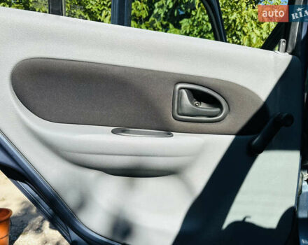 Синий Рено Clio Symbol, объемом двигателя 1.39 л и пробегом 210 тыс. км за 3300 $, фото 16 на Automoto.ua
