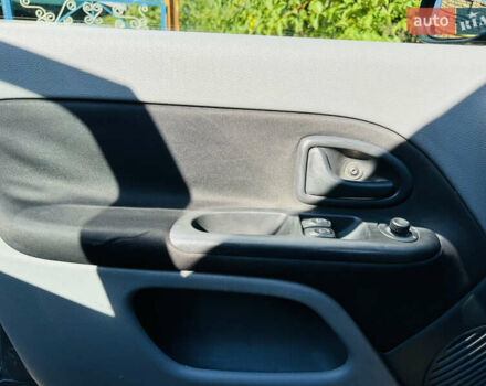 Синий Рено Clio Symbol, объемом двигателя 1.39 л и пробегом 210 тыс. км за 3300 $, фото 15 на Automoto.ua