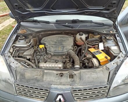 Синий Рено Clio Symbol, объемом двигателя 1.4 л и пробегом 180 тыс. км за 3200 $, фото 5 на Automoto.ua