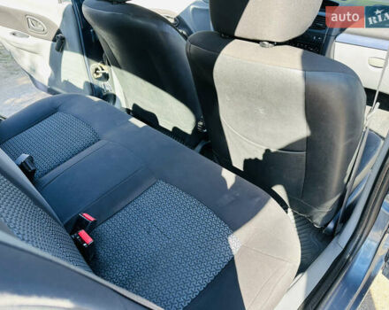 Синий Рено Clio Symbol, объемом двигателя 1.39 л и пробегом 210 тыс. км за 3300 $, фото 21 на Automoto.ua