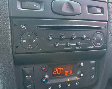 Синий Рено Clio Symbol, объемом двигателя 1.4 л и пробегом 206 тыс. км за 3999 $, фото 36 на Automoto.ua