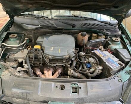 Зеленый Рено Clio Symbol, объемом двигателя 1.4 л и пробегом 460 тыс. км за 1650 $, фото 5 на Automoto.ua