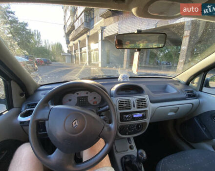 Зеленый Рено Clio Symbol, объемом двигателя 1.4 л и пробегом 119 тыс. км за 3850 $, фото 4 на Automoto.ua