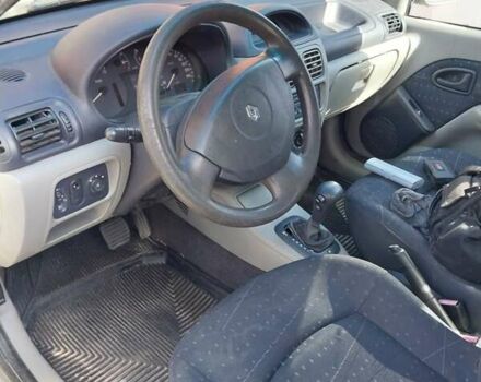 Зеленый Рено Clio Symbol, объемом двигателя 1.4 л и пробегом 177 тыс. км за 3300 $, фото 6 на Automoto.ua