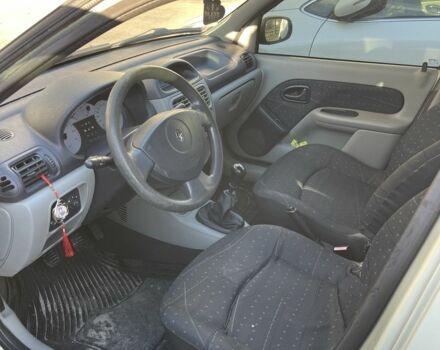 Зеленый Рено Clio Symbol, объемом двигателя 1.4 л и пробегом 200 тыс. км за 3000 $, фото 4 на Automoto.ua