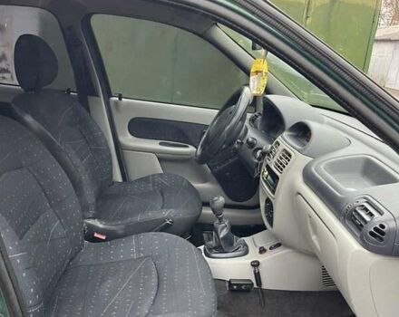 Зеленый Рено Clio Symbol, объемом двигателя 1.4 л и пробегом 159 тыс. км за 2999 $, фото 9 на Automoto.ua