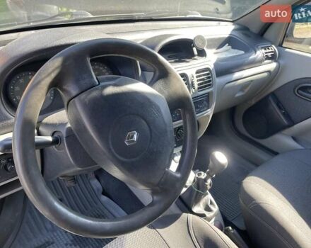 Зеленый Рено Clio Symbol, объемом двигателя 1.4 л и пробегом 195 тыс. км за 3499 $, фото 6 на Automoto.ua