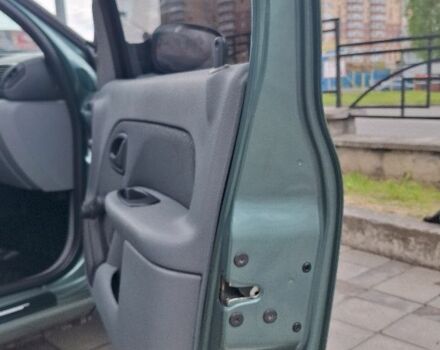 Зеленый Рено Clio Symbol, объемом двигателя 1.4 л и пробегом 165 тыс. км за 4000 $, фото 21 на Automoto.ua