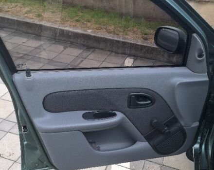 Зеленый Рено Clio Symbol, объемом двигателя 1.4 л и пробегом 165 тыс. км за 4000 $, фото 5 на Automoto.ua