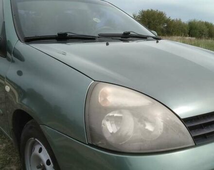 Зеленый Рено Clio Symbol, объемом двигателя 1.4 л и пробегом 267 тыс. км за 2200 $, фото 14 на Automoto.ua