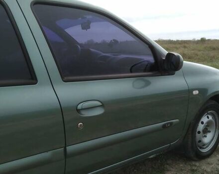 Зеленый Рено Clio Symbol, объемом двигателя 1.4 л и пробегом 267 тыс. км за 2200 $, фото 15 на Automoto.ua