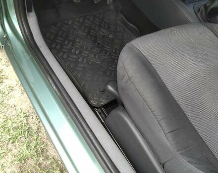 Зеленый Рено Clio Symbol, объемом двигателя 1.4 л и пробегом 267 тыс. км за 2200 $, фото 62 на Automoto.ua