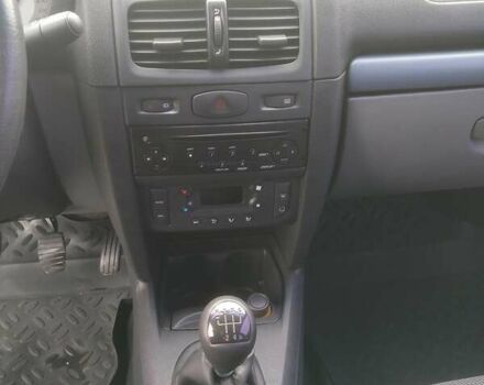 Зеленый Рено Clio Symbol, объемом двигателя 1.4 л и пробегом 267 тыс. км за 2200 $, фото 37 на Automoto.ua