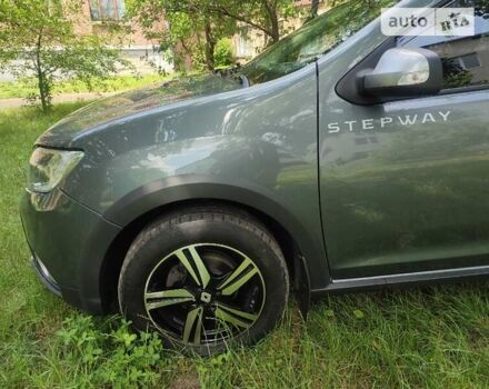 Серый Рено Logan Stepway, объемом двигателя 0.9 л и пробегом 80 тыс. км за 9999 $, фото 24 на Automoto.ua