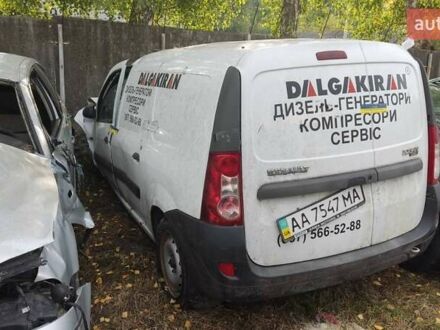 Белый Рено Logan Van, объемом двигателя 0 л и пробегом 300 тыс. км за 500 $, фото 1 на Automoto.ua