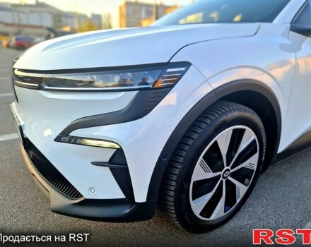 Белый Рено Megane E-Tech, объемом двигателя 0 л и пробегом 26 тыс. км за 24000 $, фото 9 на Automoto.ua