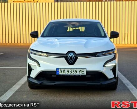 Белый Рено Megane E-Tech, объемом двигателя 0 л и пробегом 26 тыс. км за 24000 $, фото 2 на Automoto.ua
