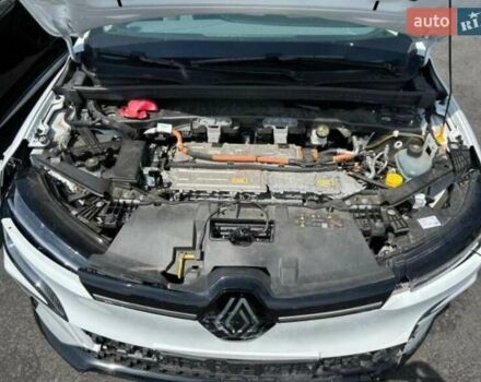 Белый Рено Megane E-Tech, объемом двигателя 0 л и пробегом 37 тыс. км за 17700 $, фото 4 на Automoto.ua