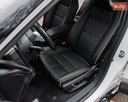 Белый Рено Megane E-Tech, объемом двигателя 0 л и пробегом 89 тыс. км за 19800 $, фото 43 на Automoto.ua