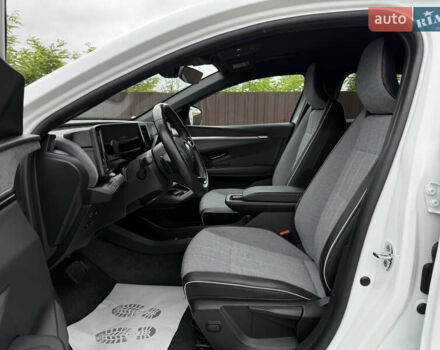 Білий Рено Megane E-Tech, об'ємом двигуна 0 л та пробігом 110 тис. км за 19500 $, фото 21 на Automoto.ua