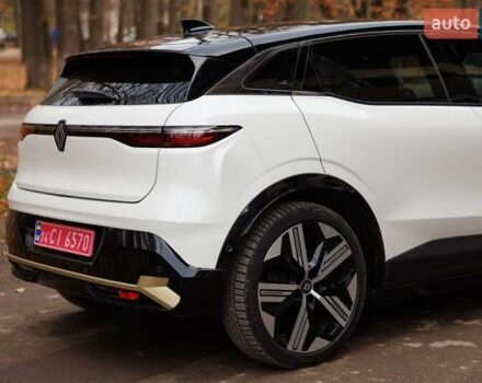 Белый Рено Megane E-Tech, объемом двигателя 0 л и пробегом 89 тыс. км за 19800 $, фото 17 на Automoto.ua