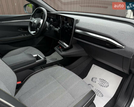Білий Рено Megane E-Tech, об'ємом двигуна 0 л та пробігом 110 тис. км за 19500 $, фото 40 на Automoto.ua