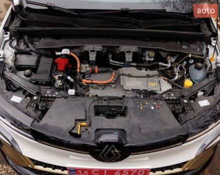Белый Рено Megane E-Tech, объемом двигателя 0 л и пробегом 89 тыс. км за 19800 $, фото 32 на Automoto.ua