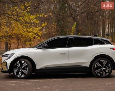 Белый Рено Megane E-Tech, объемом двигателя 0 л и пробегом 89 тыс. км за 19800 $, фото 9 на Automoto.ua