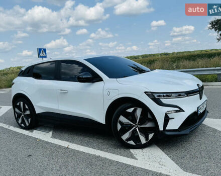 Белый Рено Megane E-Tech, объемом двигателя 0 л и пробегом 3 тыс. км за 29500 $, фото 4 на Automoto.ua