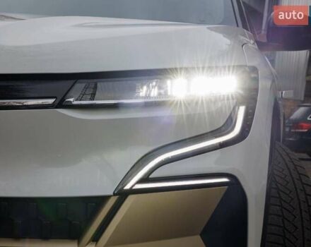 Белый Рено Megane E-Tech, объемом двигателя 0 л и пробегом 89 тыс. км за 19800 $, фото 4 на Automoto.ua