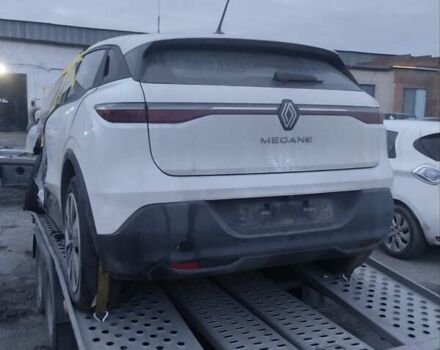 Белый Рено Megane E-Tech, объемом двигателя 0 л и пробегом 30 тыс. км за 13300 $, фото 3 на Automoto.ua