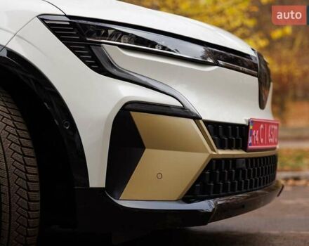 Белый Рено Megane E-Tech, объемом двигателя 0 л и пробегом 89 тыс. км за 19800 $, фото 6 на Automoto.ua
