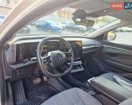 Белый Рено Megane E-Tech, объемом двигателя 0 л и пробегом 25 тыс. км за 23000 $, фото 6 на Automoto.ua