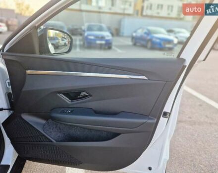 Белый Рено Megane E-Tech, объемом двигателя 0 л и пробегом 25 тыс. км за 23000 $, фото 13 на Automoto.ua