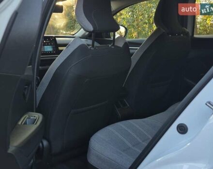 Рено Megane E-Tech 2023 в Львове на Automoto.ua Белый Рено Megane E-Tech, объемом двигателя 0 л и пробегом 7 тыс. км за 20431 $, фото 25 на Automoto.ua