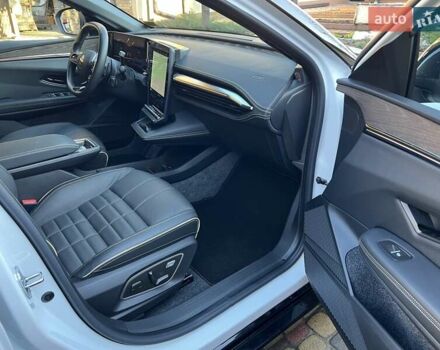 Белый Рено Megane E-Tech, объемом двигателя 0 л и пробегом 2 тыс. км за 24450 $, фото 35 на Automoto.ua