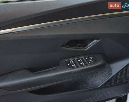 Белый Рено Megane E-Tech, объемом двигателя 0 л и пробегом 7 тыс. км за 20336 $, фото 13 на Automoto.ua