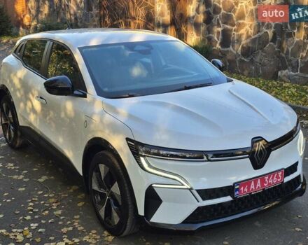 Белый Рено Megane E-Tech, объемом двигателя 0 л и пробегом 7 тыс. км за 20336 $, фото 5 на Automoto.ua